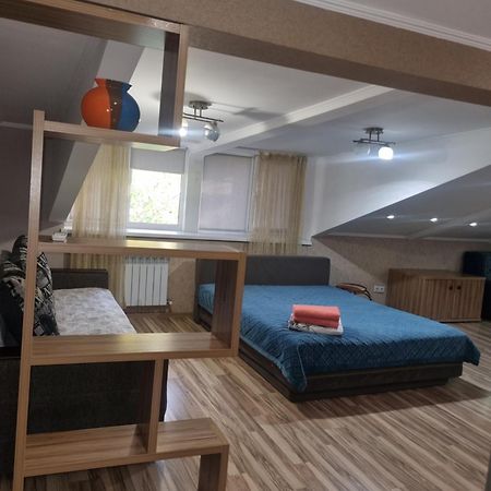 Apartments On Mustafa Ozturk Almati Kültér fotó